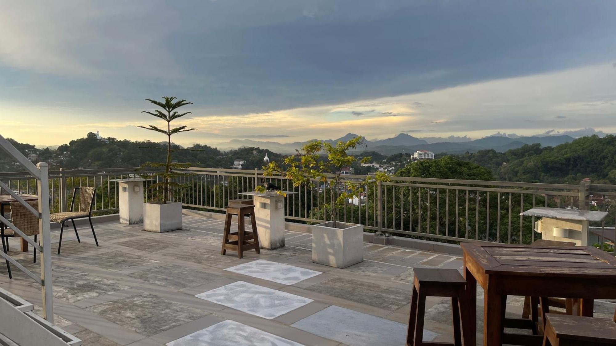 Sun Dove Suite Kandy Luaran gambar