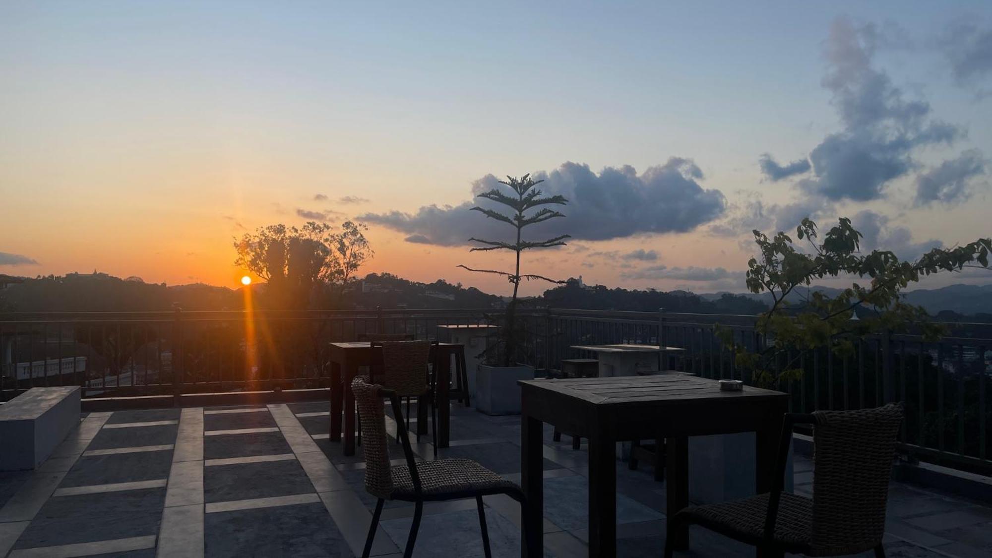 Sun Dove Suite Kandy Luaran gambar